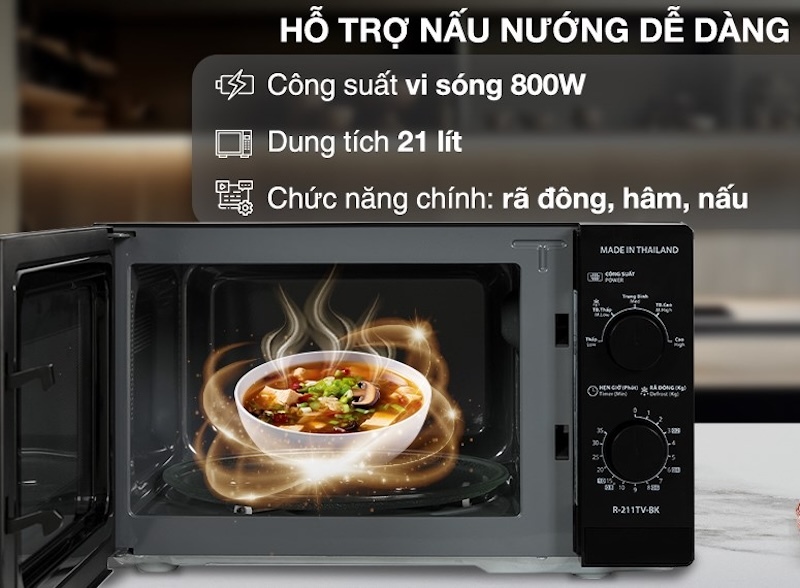 Với công suất vi sóng 800W mạnh mẽ, lò vi sóng Sharp R-211TV-BK/SL có khả năng làm nóng nhanh chóng