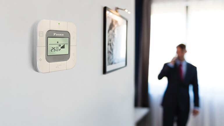 erter 24000 BTU 1 chiều FBFC71DVM9/RZFC71DVM gas R-32 - Điều khiển dây BRC2E61 bộ điều khiển không dây