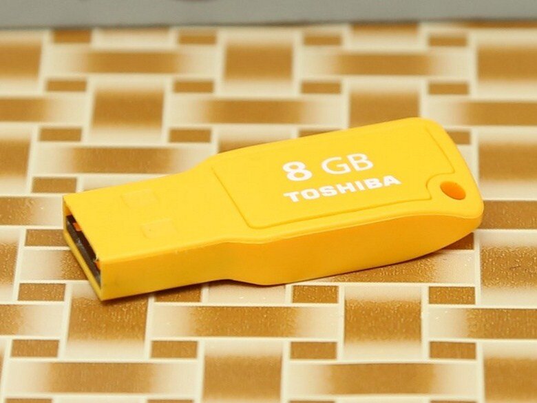 USB Toshiba MIKAWA 8GB 2.0 USB Toshiba MIKAWA 8GB 2.0