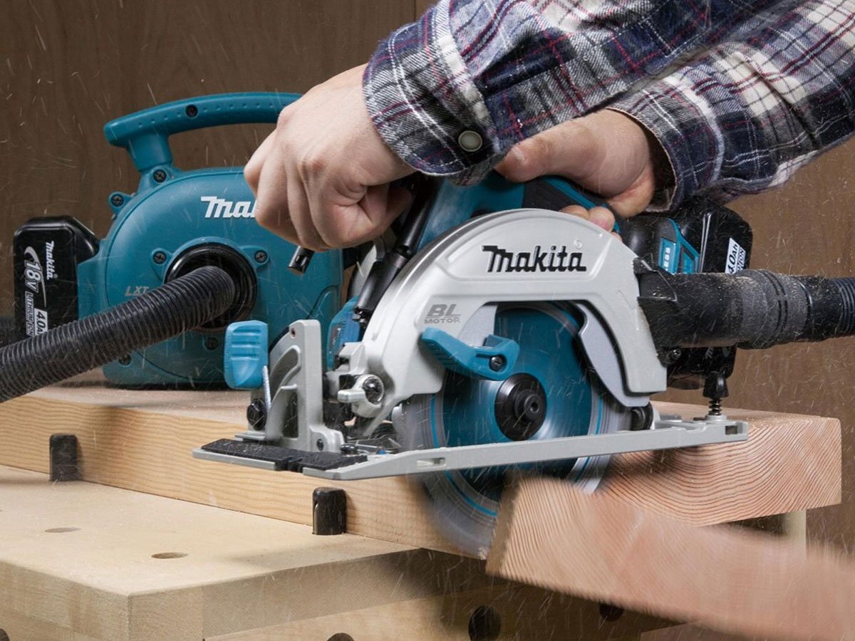 Máy cưa đĩa cầm tay