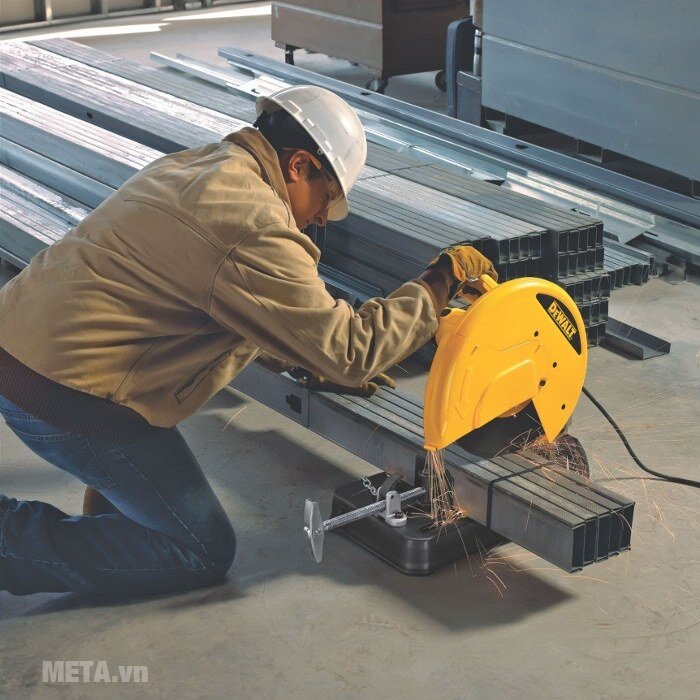 Máy cắt sắt DeWalt D28720 (2.200W)