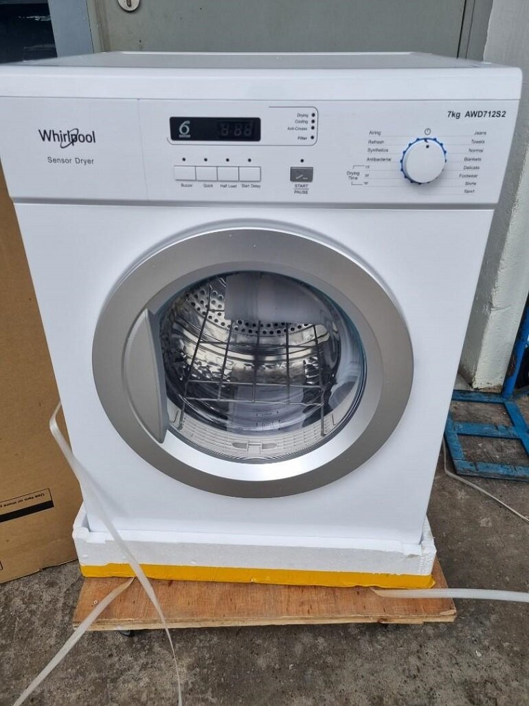 Hình ảnh thực tế máy sấy Whirlpool 7 kg AWD712S2