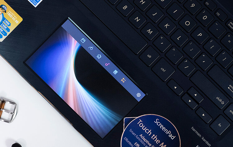 Laptop Asus Zenbook Pro UX480FD-BE012T - Intel Core i7-8565U, 16GB RAM, SSD 512GB, Nvidia GeForce GTX 1050 4GB GDDR5, 14 inch