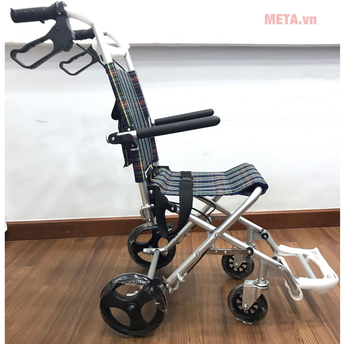 Xe lăn nhôm xách tay du lịch Lucass X-11 Xe lăn nhôm xách tay du lịch Lucass X-11