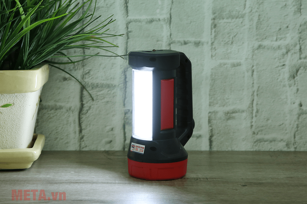 Đèn pin sạc đa năng Sunhouse SHE-8100