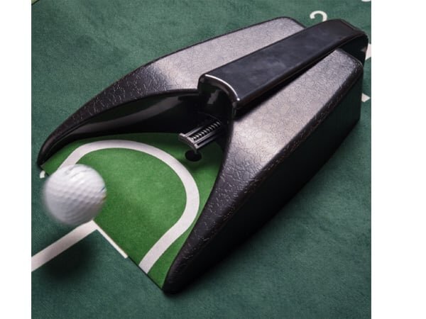 Bóng đi theo đường thẳng với độ chính xác cao Bóng đi theo đường thẳng với độ chính xác cao