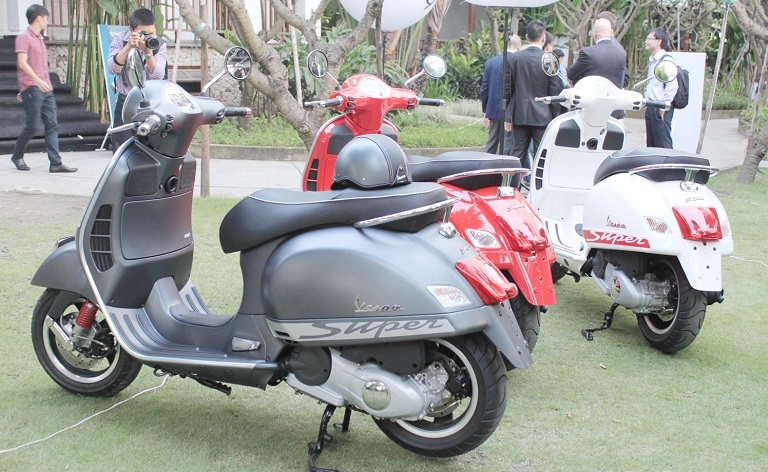 Xe tay ga Piaggio Vespa GTS 3V i.e - 125cc
