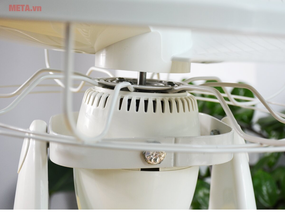 Quạt đảo trần Thái Lan Hatari HT-C16R1 (có điều khiển)