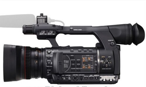 Máy Quay Panasonic AG-AC130AEN
