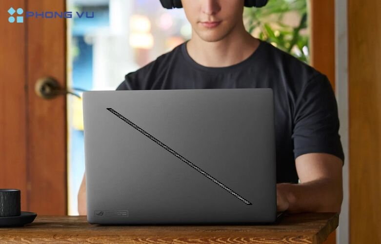 Máy tính xách tay ASUS ROG Zephyrus G16 GA605WV-QR146WS mang đến một trải nghiệm họp trực tuyến và live stream chuyên nghiệp mà không cần phải sử dụng webcam rời