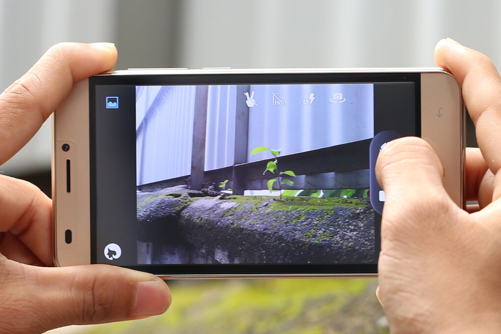Điện thoại Mobell Nova S2 Điện thoại Mobell Nova S2