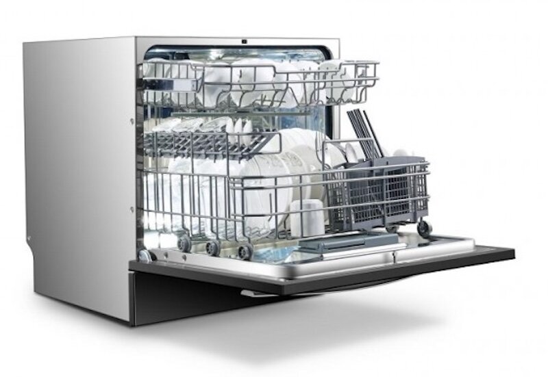 Máy rửa bát này có khả năng rửa đến 8 bộ bát đĩa