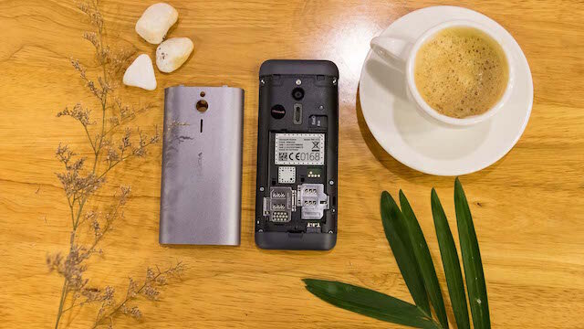 Điện thoại Nokia 230 (không tặng thẻ nhớ)