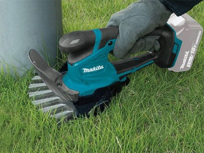 Máy tỉa hàng rào dùng pin Makita UM600DZ