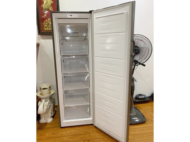 Ảnh thực tế Tủ đông đứng Sumikura SKFU-218 HSN Ảnh thực tế Tủ đông đứng Sumikura SKFU-218 HSN