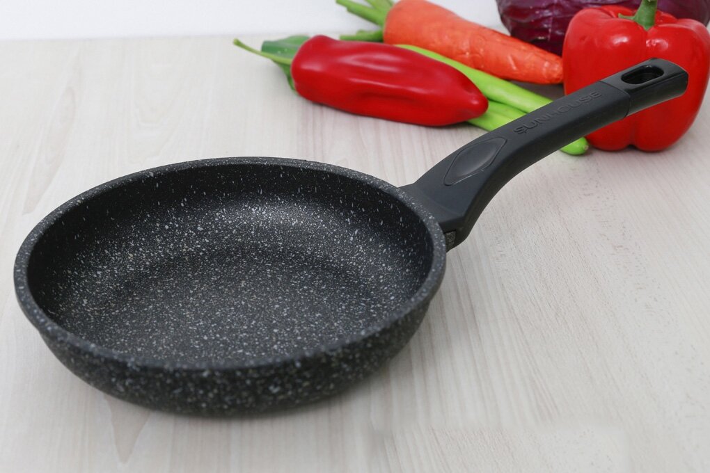 Chảo nhôm chống dính đá hoa cương Sunhouse SBD18 (18cm)