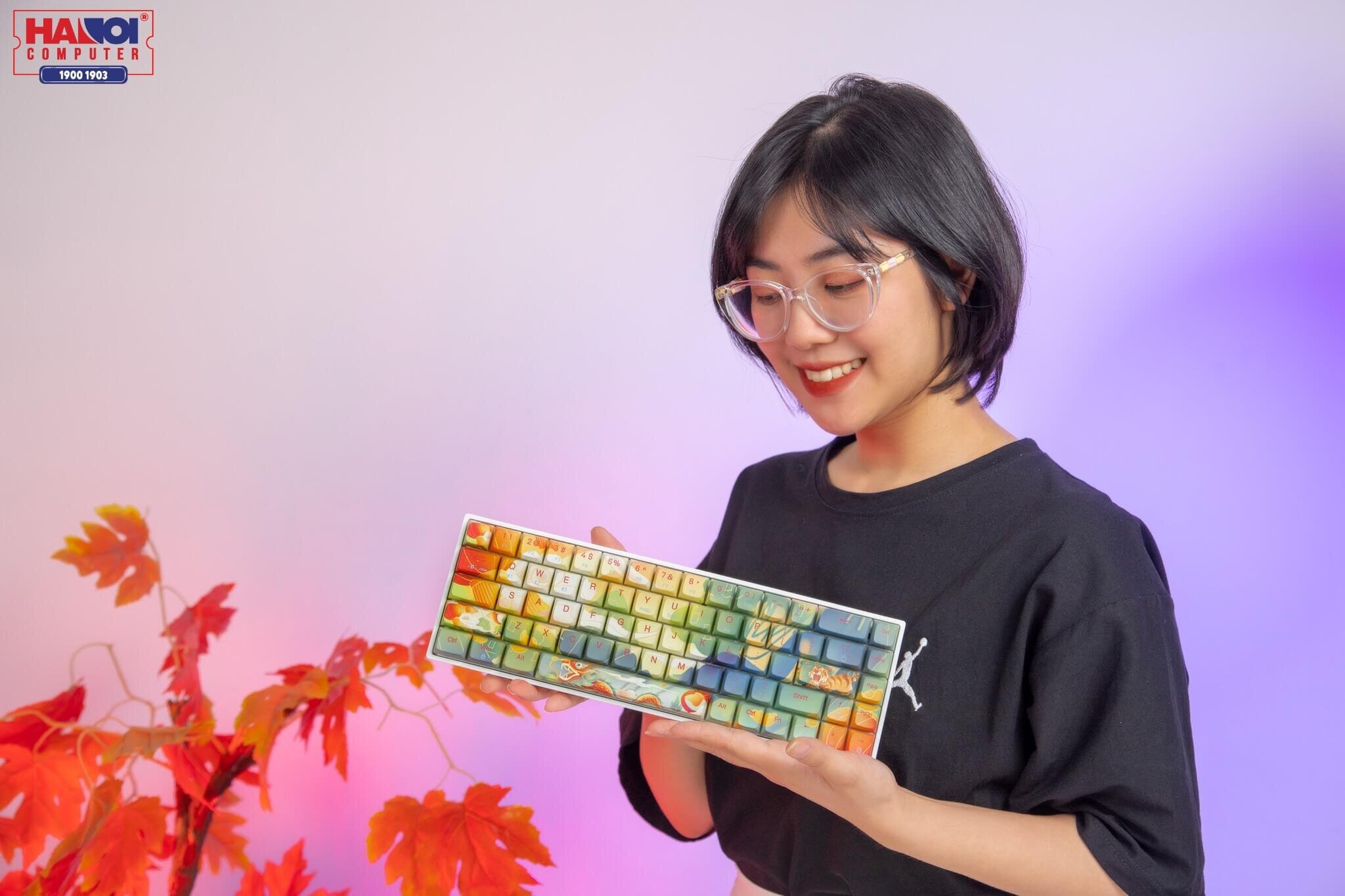 Bàn phím cơ không dây Newmen GM680 Dual Mode Jungle Red sw (USB/Bluetooth) 1