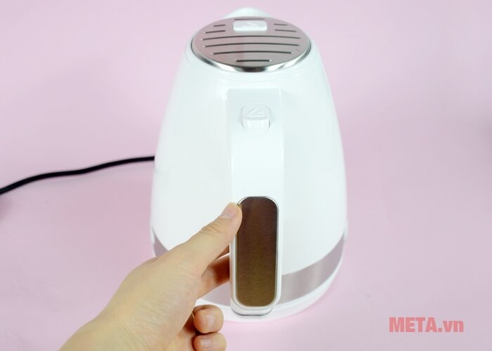 Ấm siêu tốc Delonghi KBLA2000.W