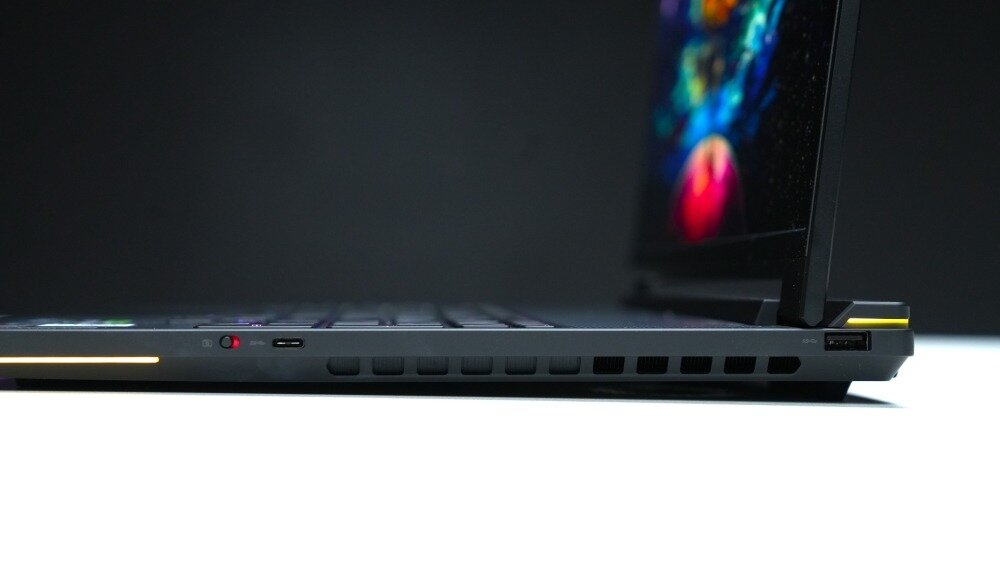 Laptop Lenovo Legion 9 16IRX8 (83AG0047VN) ảnh 4