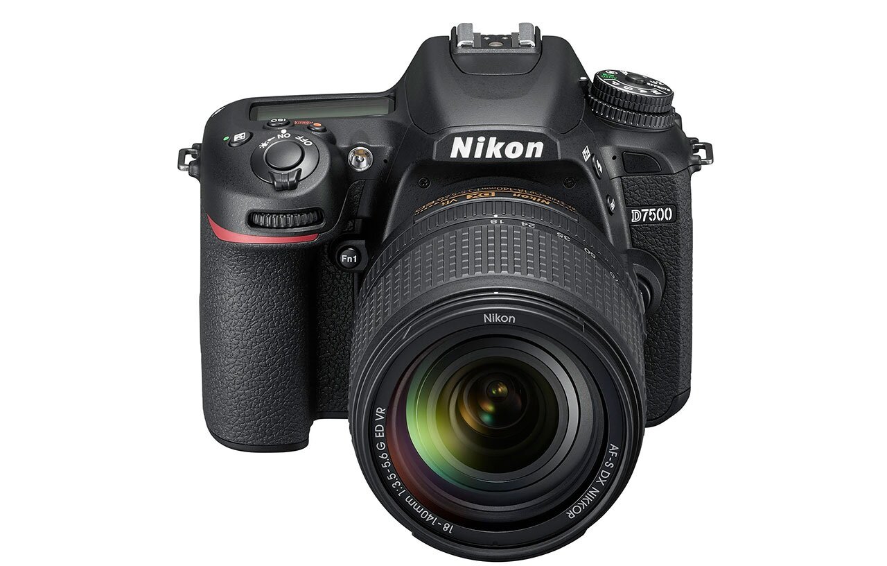 Máy Ảnh Nikon D7500 Kit AF-S DX NIKKOR 18-140 VR (Hàng Nhập Khẩu)