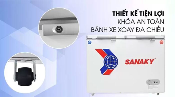 Cửa tủ đông Sanaky VH 365W2 được lắp đặt khóa an toàn