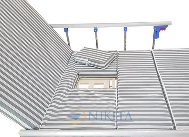 Giường y tế Nikita khoét lỗ để bô Giường y tế Nikita