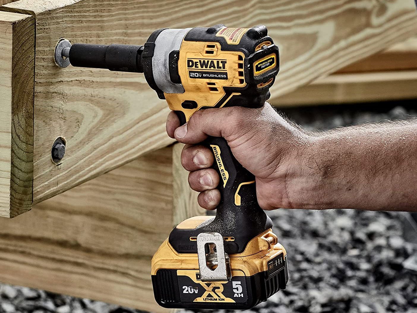 Dewalt DCF911P dùng mô tơ từ Dewalt DCF911P