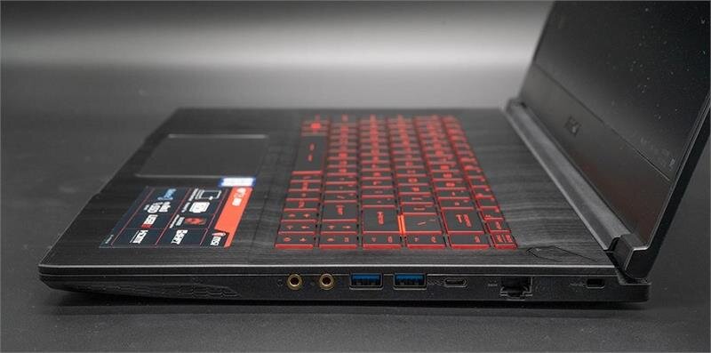 Laptop MSI GF63 9SC-071VN (VGA GeForce® GTX 1650 MAXQ,GDDR5 4GB, Win10)