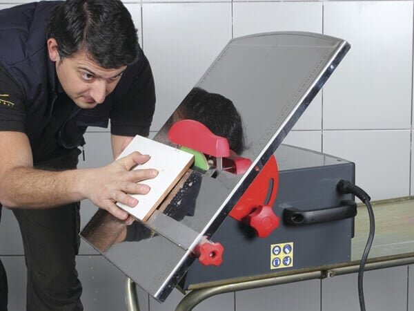 Cắt thẳng và cắt nghiêng líp cạnh 45 độ