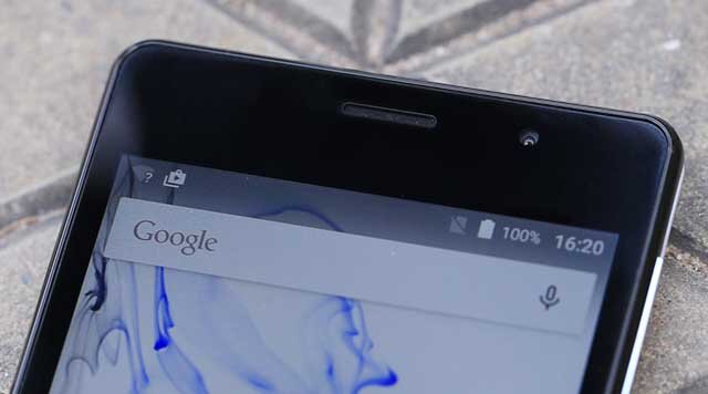 Camera trước của máy