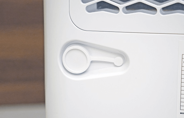 Máy hút ẩm gia đình FujiE HM 650EC có lỗ thoát nước liên tục