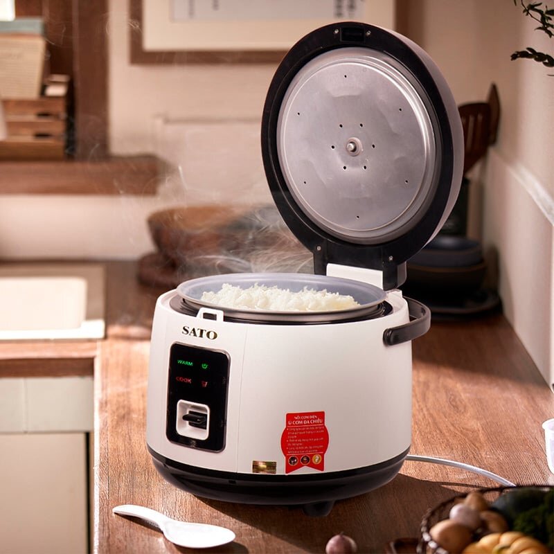 Nắp vung thiết kế liền với thân nồi Nồi cơm điện Sato
