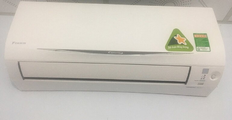 Điều hòa Daikin 9000 BTU 1 chiều inverter FTKC25