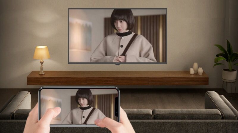 Phản chiếu màn hình smartphone lên tivi màn hình lớn (Ảnh: Điện Máy Xanh).