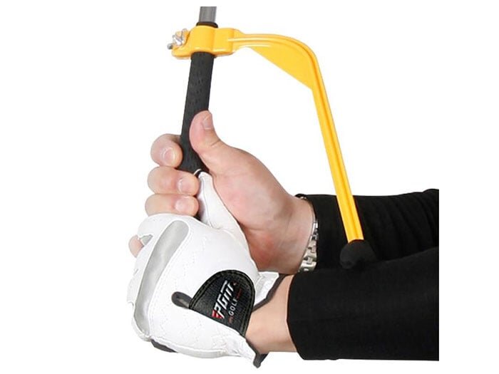 Dụng cụ sẽ được lắp vào tay cầm của gậy golf PGM Swing Trainer Corrector JZQ003