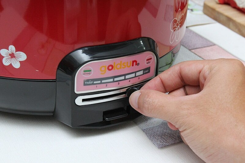 Nồi lẩu điện Goldsun MC-GAL30 3 lít Nồi lẩu điện Goldsun MC-GAL30 3 lít