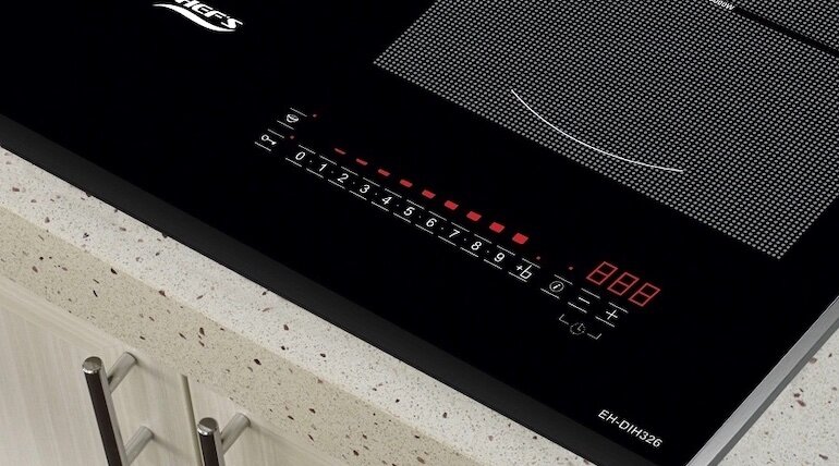 Bảng điều khiển sắc nét, linh hoạt