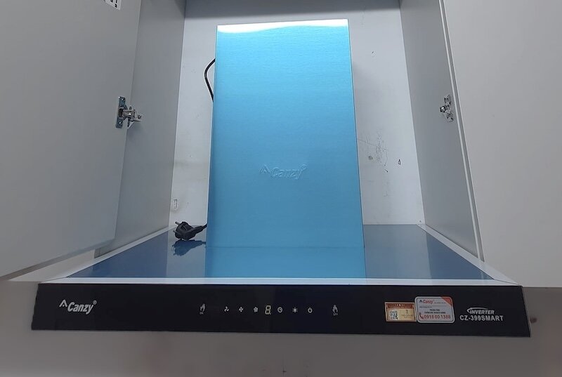Máy hút mùi Canzy CZ 399 Smart sử dụng hệ thống lọc gồm hai lớp lưới lọc thép không gỉ bền bỉ
