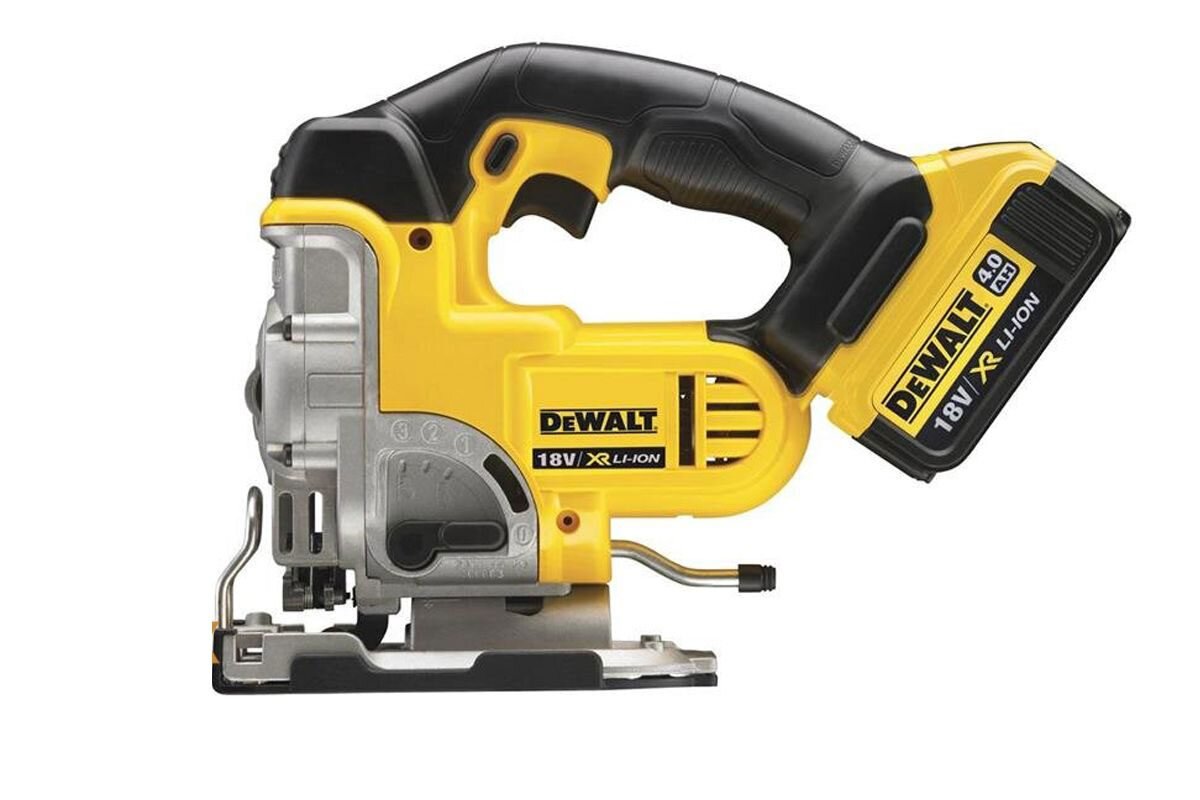 Máy cưa pin 18V Dewalt DCS331D2
