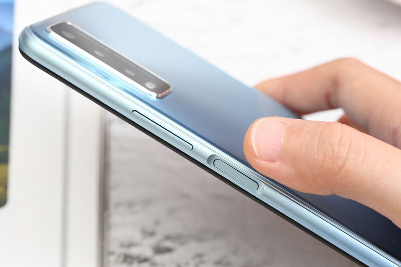 Điện thoại Vivo Y20s - 6GB/ 128GB, 6.51 inch