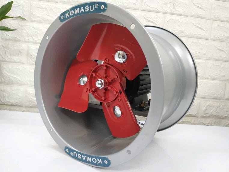 Komasu KM30T có 3 cánh Komasu KM30T