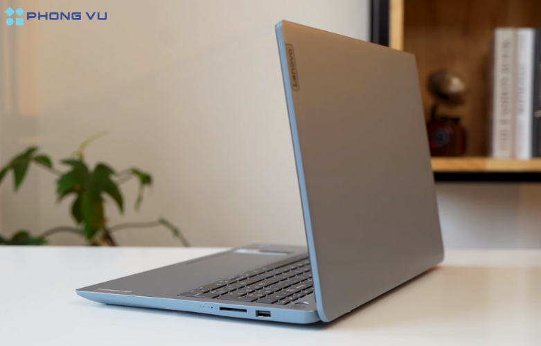 Hình ảnh thực tế Laptop Lenovo IdeaPad 3 - 14ABA7 - 82RM003UVN (cạnh phải)