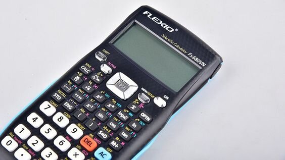 Thiết kế gọn gàng, màn hình lớn và phím bấm êm 1