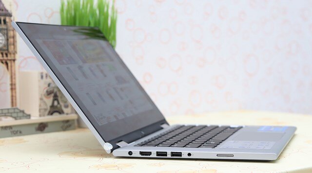 Laptop Dell Inspiron 3148 i3 4030U/4GB/500GB/Win8.1