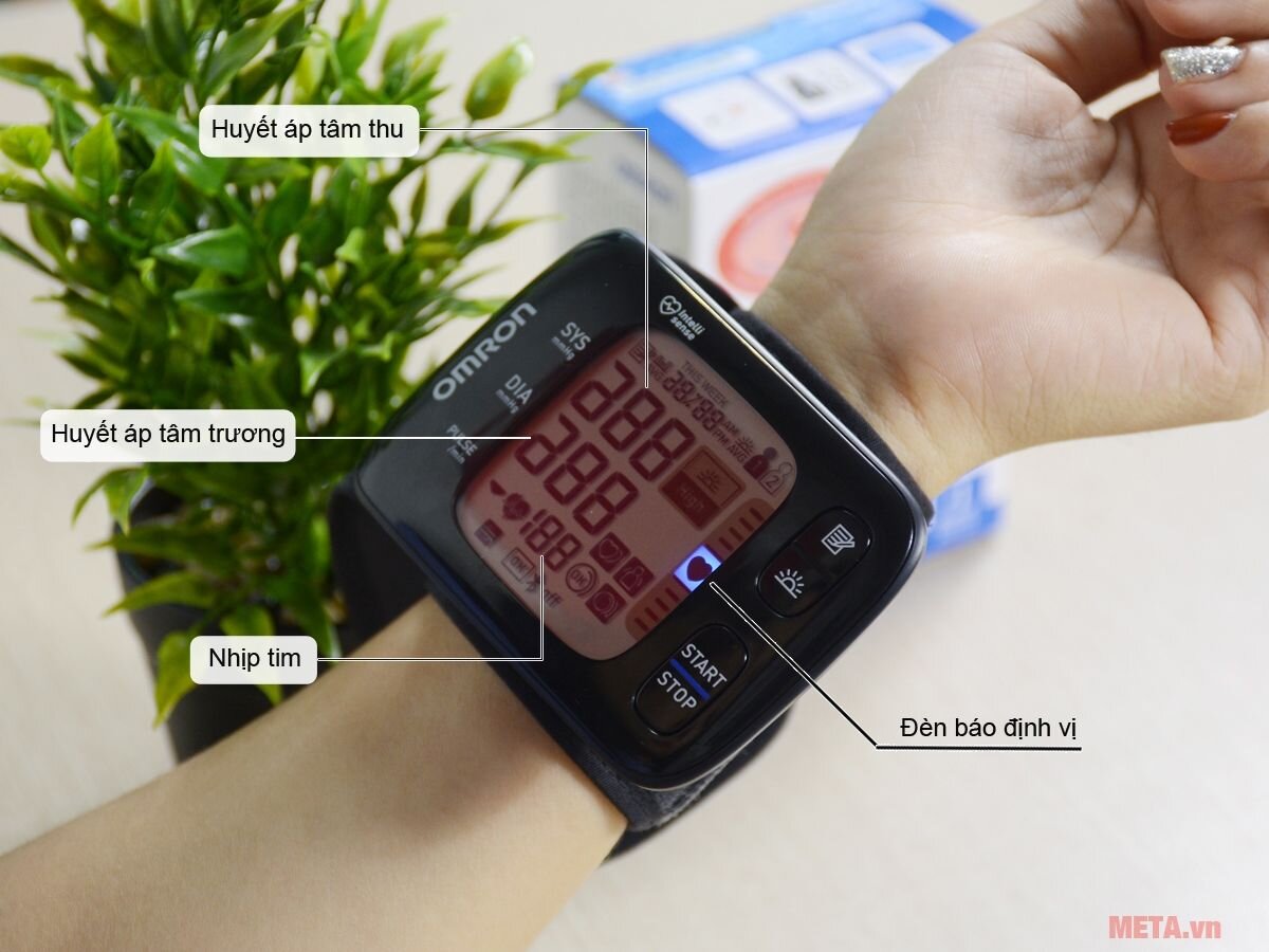 Máy đo huyết áp cổ tay Omron HEM-6232T