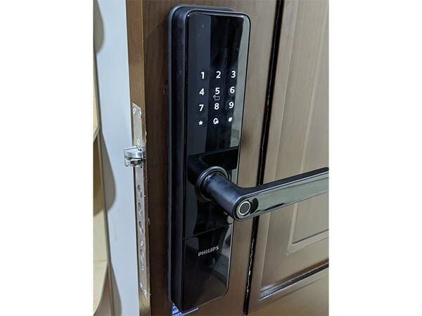 Khóa cửa thông minh Philips DDL603E