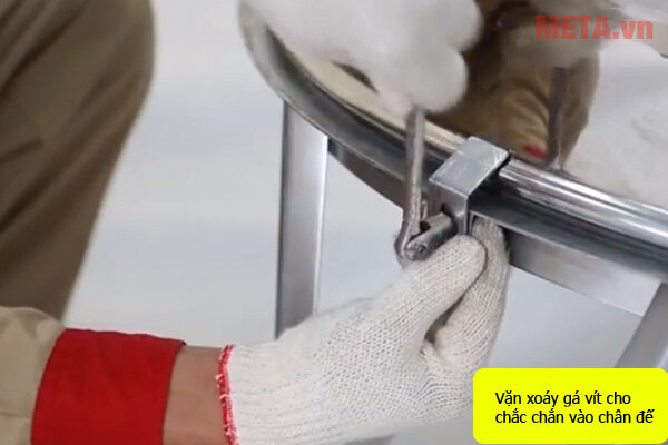 Bồn nước inox Sơn Hà đứng SH700 (F720) - 700 lít