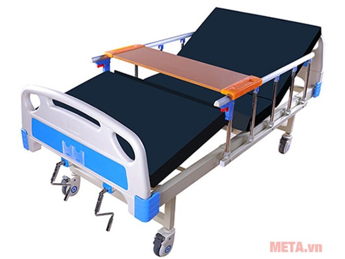 Giường y tế Nikita NKT A01-II có 4 bánh xe Giường y tế có bánh xe
