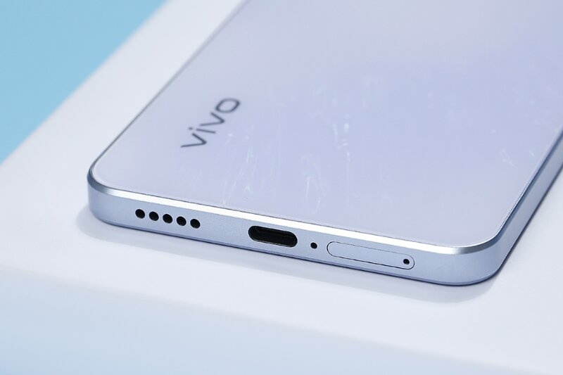 Điện thoại Vivo V29e 5G 8GB/256GB cổng sạc