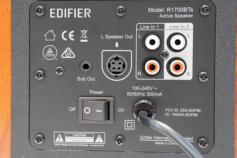 Cổng kết nối của loa Loa Bluetooth